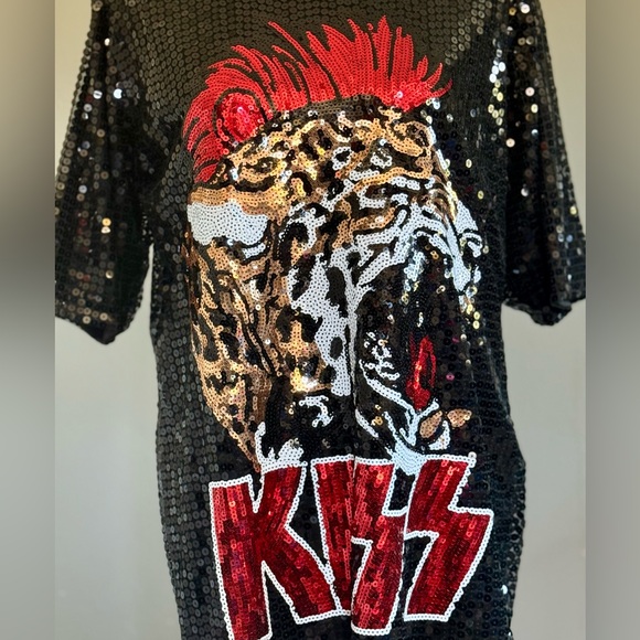 Black Sequin KISS Graphic Dress - Picture 4 of 4